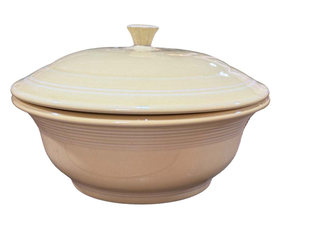 Fiesta Retired Casserole Dish with Lid P86 Yellow