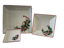 Load image into Gallery viewer, Fiesta 2003 Salary Christmas Holly And Ribbon Pristine 3 Pc Square Plate Set
