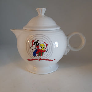 Fiesta White Teapot Warner Bros.Looney Tunes "Seasons Greeting" Tweety Bird NIB
