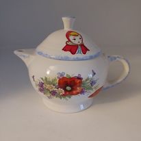 Load image into Gallery viewer, Fiesta 2 Cup Teapot Little Red Riding Hood China Specialties
