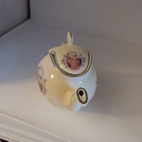 Load image into Gallery viewer, Hall Hook Lid PRINCESS DIANA Teapot China Specialties
