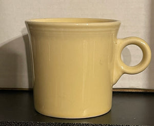 p86 Fiesta Pale Yellow Ring Handled Mug